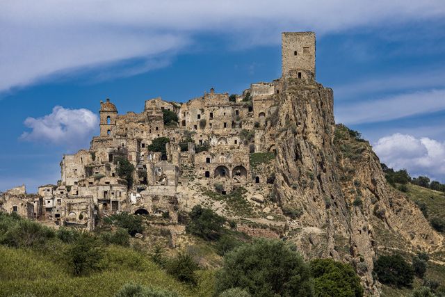 Il paese fantasma di Craco (2020).